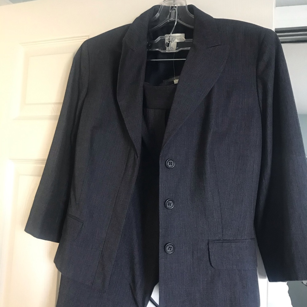 Ann Taylor Navy suit never worn